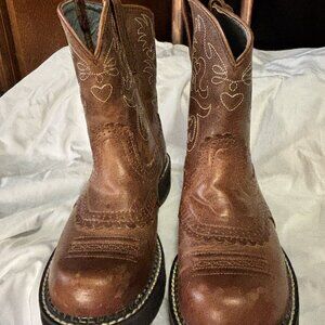 Women's size 8 B  "Fat Baby" by Ariat, Leather Western Boot